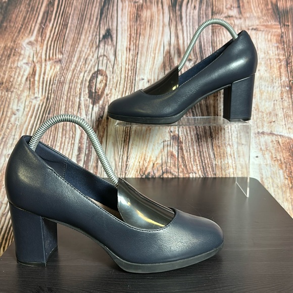 Clarks Shoes - Clarks Collection Leather Pumps Womens Sz 9M
